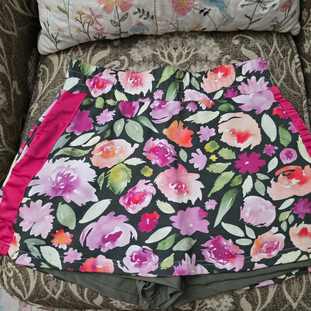Women’s Floral Active Skort with Pink Accents
